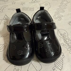 Stride Rite Girls 5M Black Shoes with Floral Design